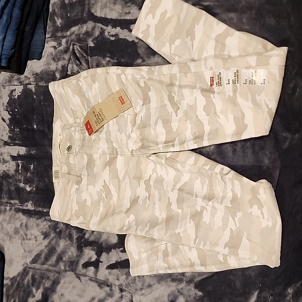 Levi's high rise super skinny crop new with tags